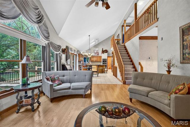 1350 Conway Oaks Drive, Chesterfield, MO 63017