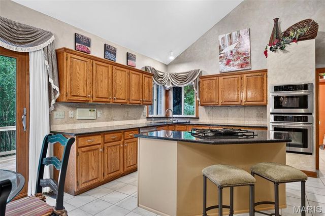 1350 Conway Oaks Drive, Chesterfield, MO 63017