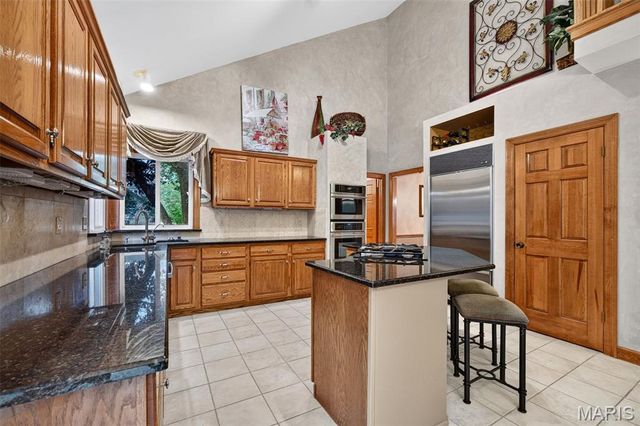 1350 Conway Oaks Drive, Chesterfield, MO 63017