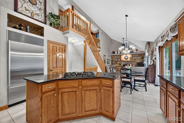 1350 Conway Oaks Drive, Chesterfield, MO 63017