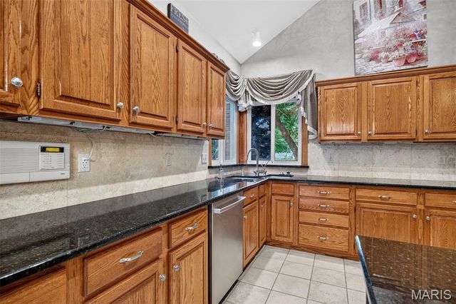 1350 Conway Oaks Drive, Chesterfield, MO 63017