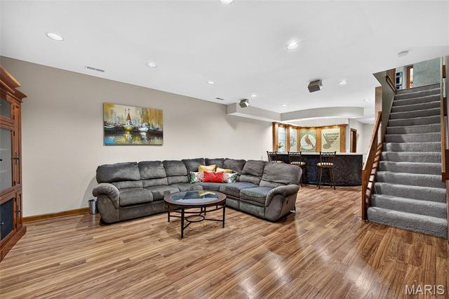 1350 Conway Oaks Drive, Chesterfield, MO 63017