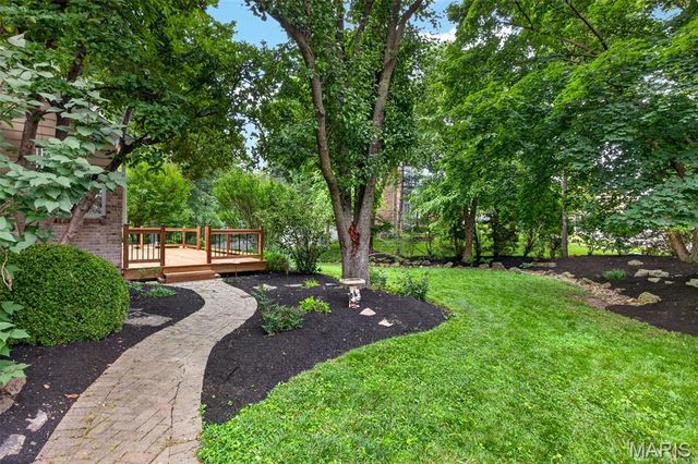 1350 Conway Oaks Drive, Chesterfield, MO 63017