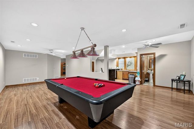 1350 Conway Oaks Drive, Chesterfield, MO 63017