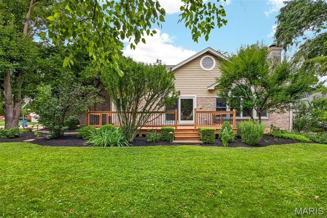 1350 Conway Oaks Drive, Chesterfield, MO 63017