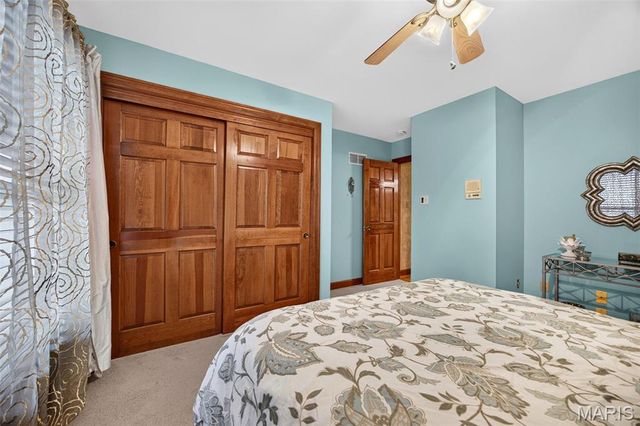 1350 Conway Oaks Drive, Chesterfield, MO 63017