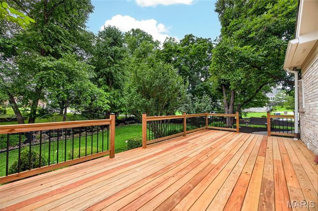 1350 Conway Oaks Drive, Chesterfield, MO 63017