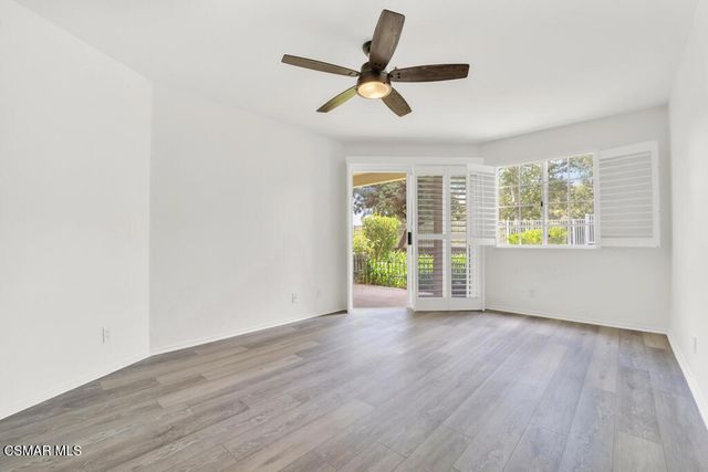 653 Oak Run Trail 109, Oak Park, CA 91377