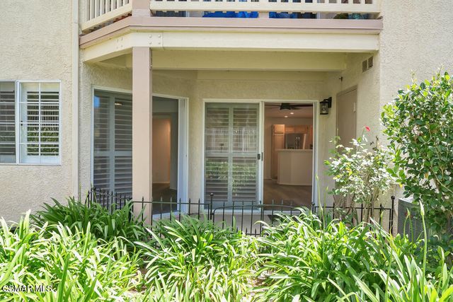 653 Oak Run Trail 109, Oak Park, CA 91377