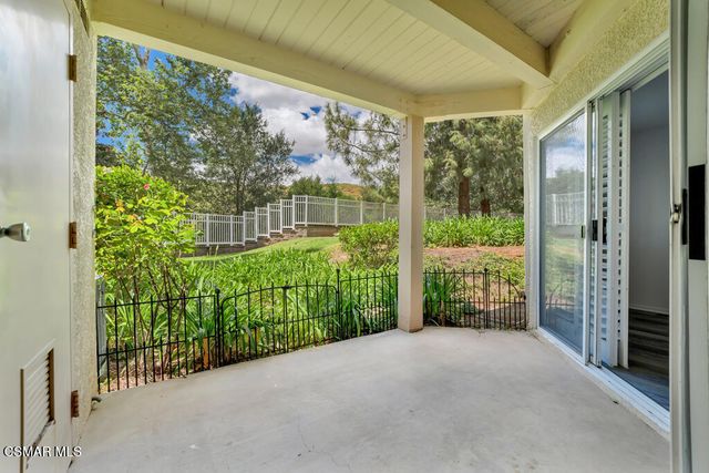 653 Oak Run Trail 109, Oak Park, CA 91377