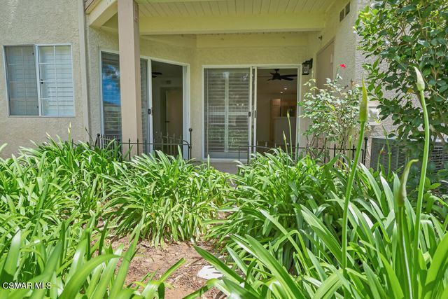 653 Oak Run Trail 109, Oak Park, CA 91377