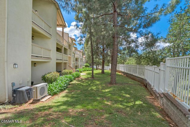 653 Oak Run Trail 109, Oak Park, CA 91377