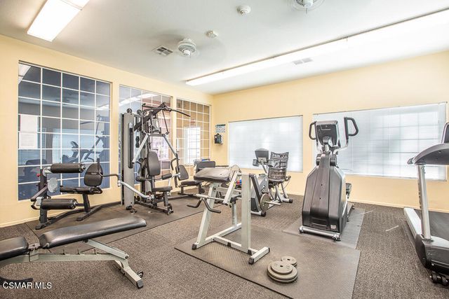 653 Oak Run Trail 109, Oak Park, CA 91377