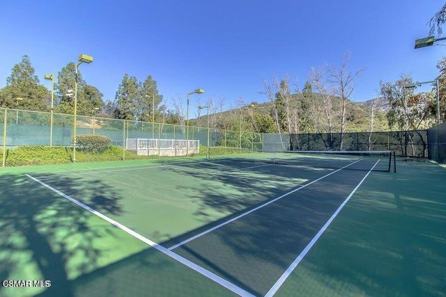 653 Oak Run Trail 109, Oak Park, CA 91377