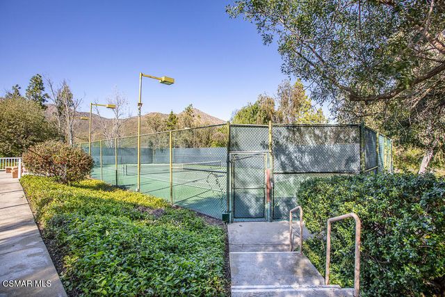 653 Oak Run Trail 109, Oak Park, CA 91377