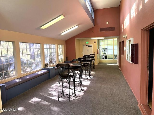 653 Oak Run Trail 109, Oak Park, CA 91377