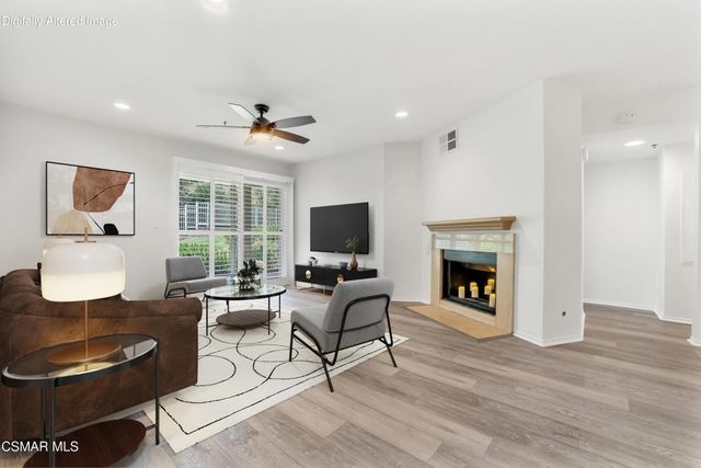 653 Oak Run Trail 109, Oak Park, CA 91377
