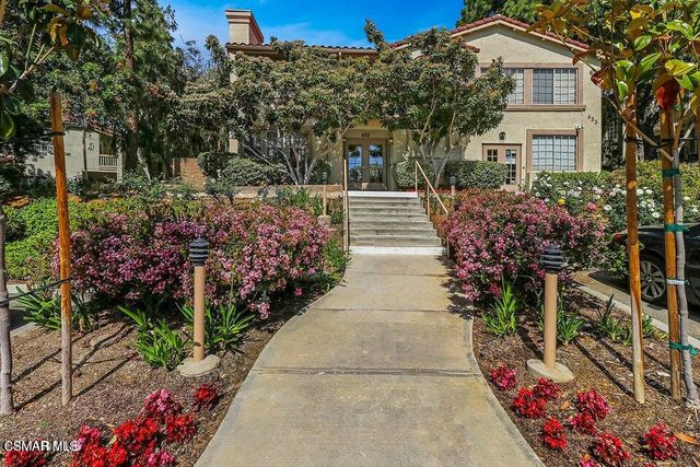 653 Oak Run Trail 109, Oak Park, CA 91377