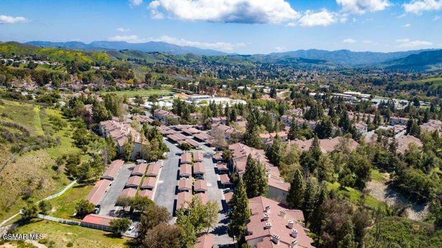 653 Oak Run Trail 109, Oak Park, CA 91377
