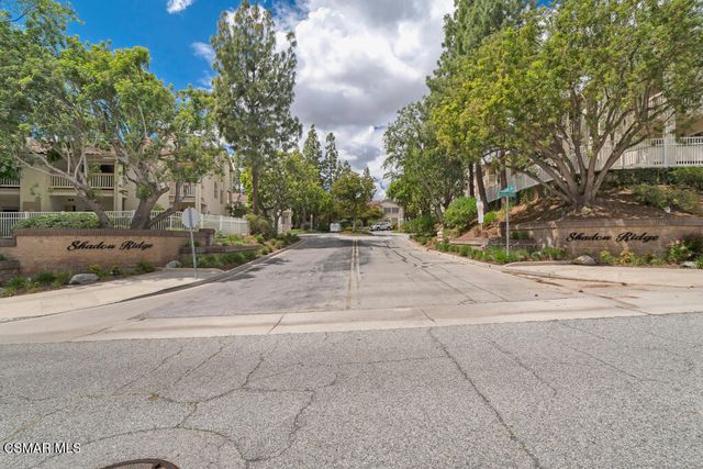 653 Oak Run Trail 109, Oak Park, CA 91377