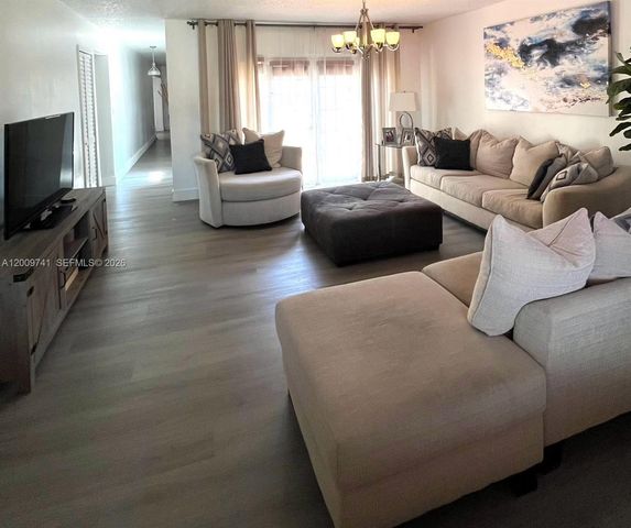 921 NW 133rd Ave, Miami, FL 33182