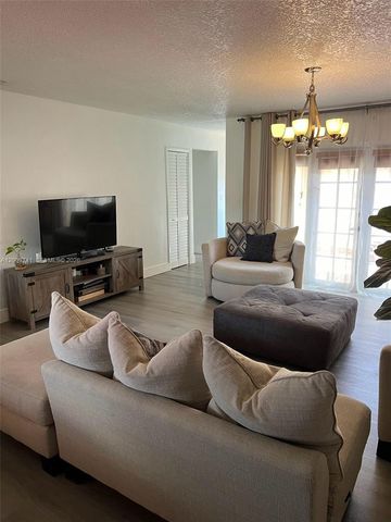 921 NW 133rd Ave, Miami, FL 33182
