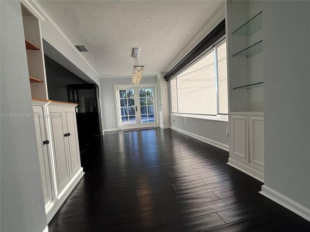 561 SE 3rd Ter, Pompano Beach, FL 33060