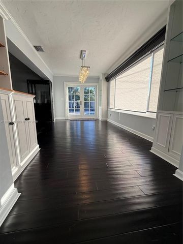 561 SE 3rd Ter, Pompano Beach, FL 33060