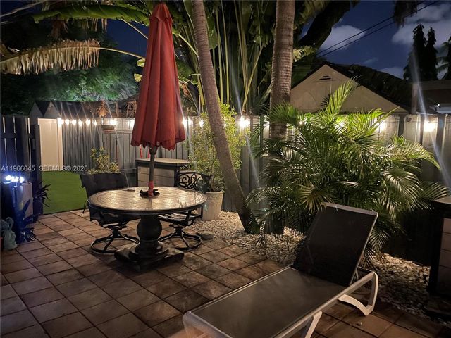 561 SE 3rd Ter, Pompano Beach, FL 33060