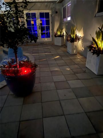 561 SE 3rd Ter, Pompano Beach, FL 33060