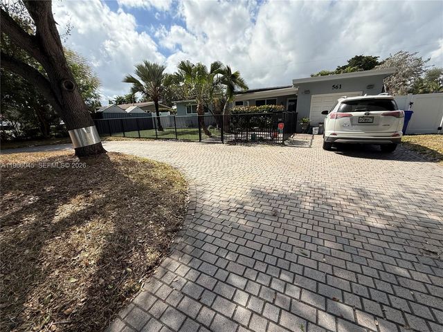 561 SE 3rd Ter, Pompano Beach, FL 33060