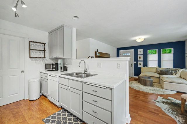 2214 McCall Drive, Ashland, OR 97520