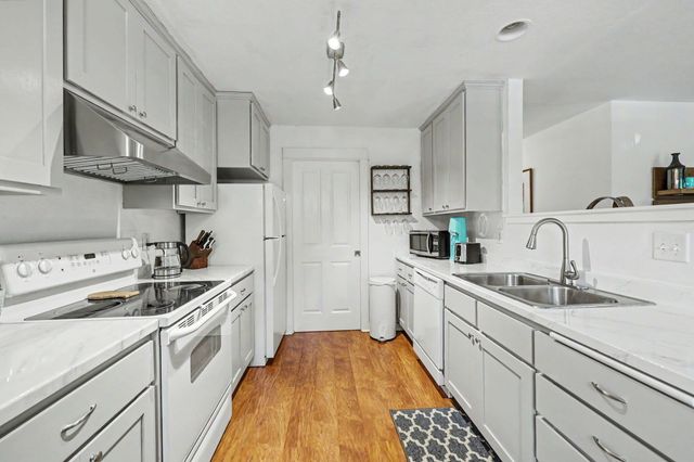 2214 McCall Drive, Ashland, OR 97520