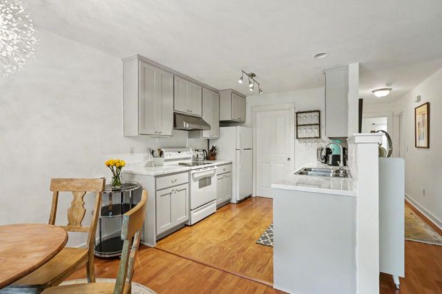 2214 McCall Drive, Ashland, OR 97520