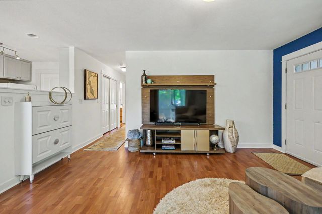 2214 McCall Drive, Ashland, OR 97520