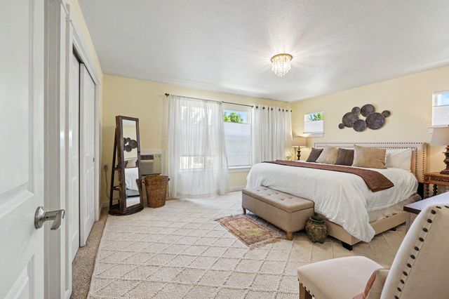 2214 McCall Drive, Ashland, OR 97520
