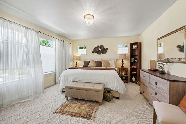 2214 McCall Drive, Ashland, OR 97520