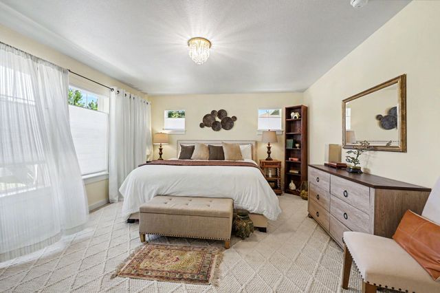 2214 McCall Drive, Ashland, OR 97520