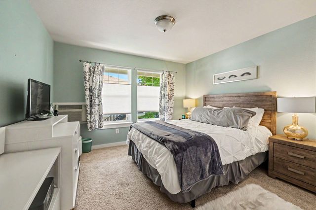 2214 McCall Drive, Ashland, OR 97520