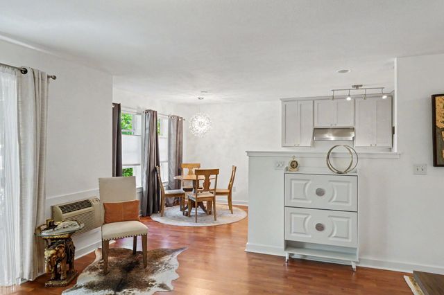 2214 McCall Drive, Ashland, OR 97520