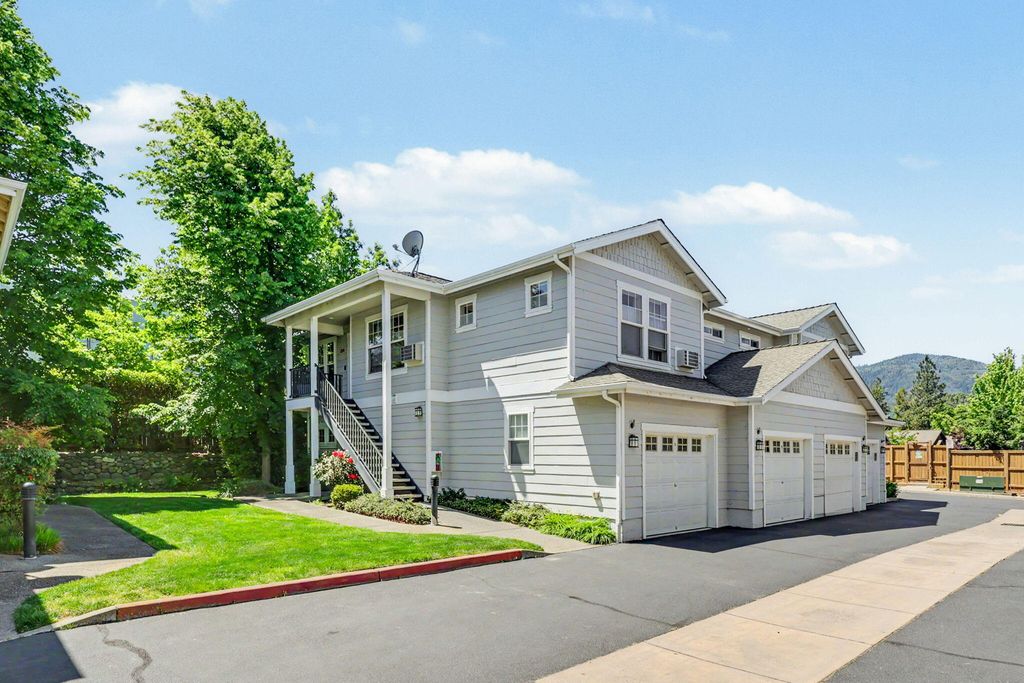 2214 McCall Drive, Ashland, OR 97520