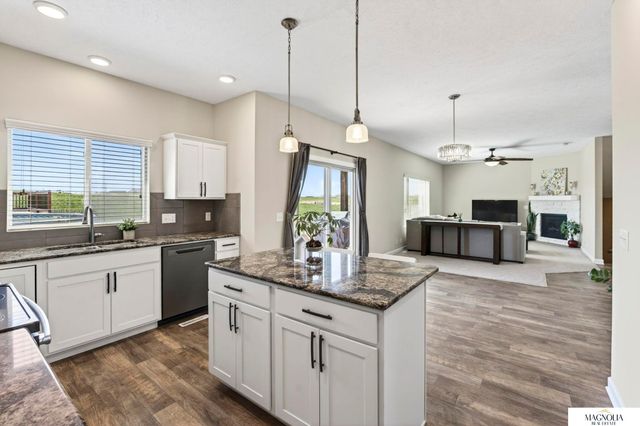 19875 L Street, Omaha, NE 68135