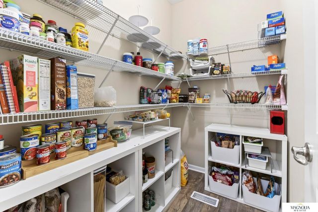 19875 L Street, Omaha, NE 68135