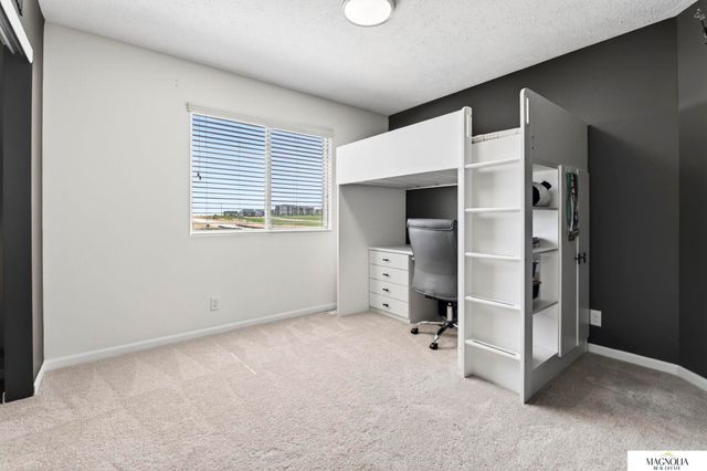 19875 L Street, Omaha, NE 68135