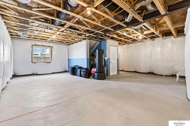 19875 L Street, Omaha, NE 68135