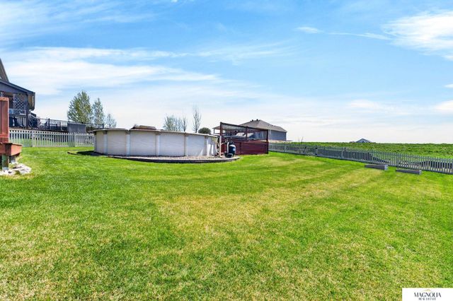 19875 L Street, Omaha, NE 68135