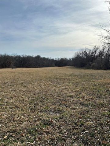 117 W South Street, Richmond, MO 64085