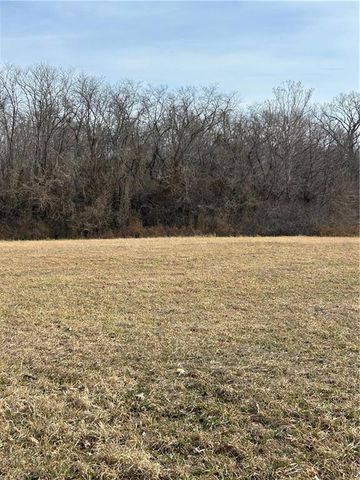 117 W South Street, Richmond, MO 64085