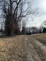 117 W South Street, Richmond, MO 64085