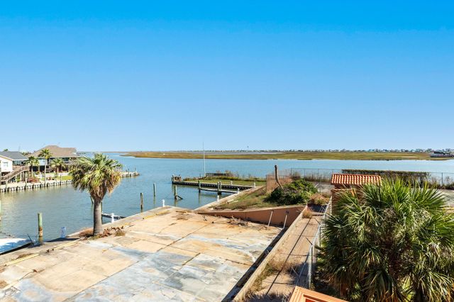 411 Sailfish Lane 101, Freeport, TX 77541